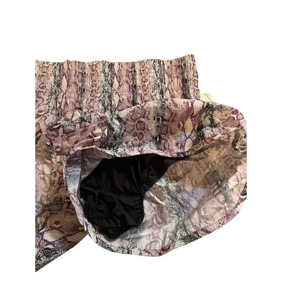 NEW Free People Movement The Way Home Shorts Sz L  in anaconda venom - Picture 4 of 10